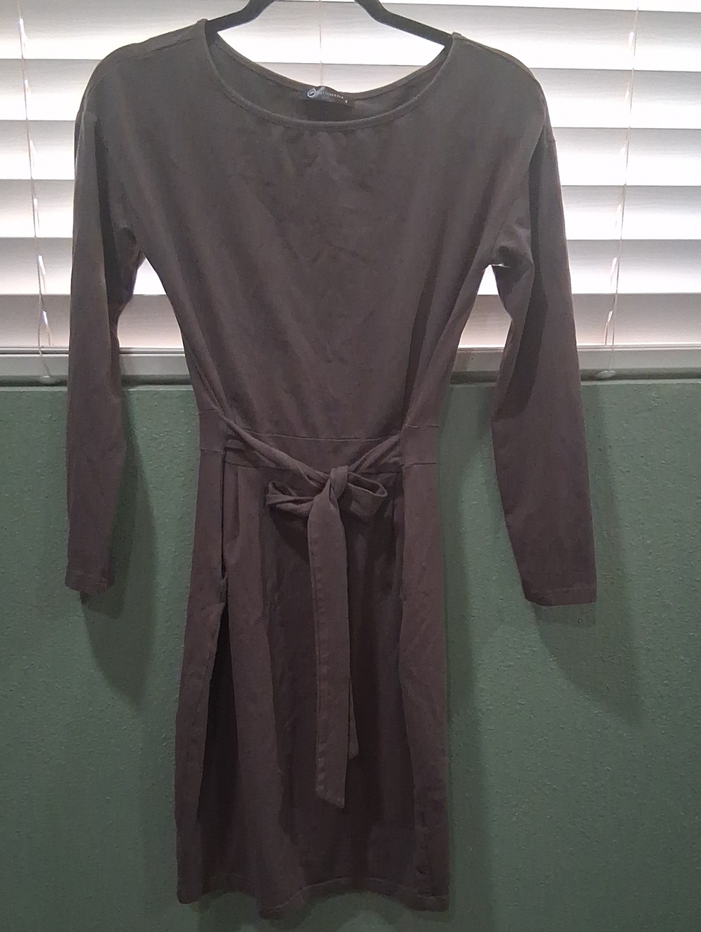 Long-Sleeve Brown Tie-Waist Dress